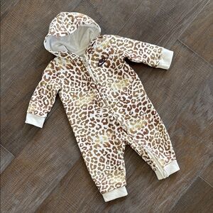 NIKE Baby Play-All-Day Hooded Coverall in Leopard (Size 6mo)